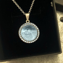 שרשרת ותליון לשיבוץ מטבע  -דגם אבנים נוצצות קטנות