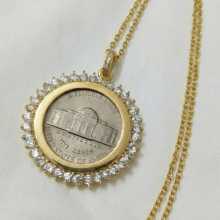 שרשרת ותליון לשיבוץ מטבע  -דגם אבנים נוצצות גדולות