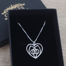 שרשרת בעיצוב מיוחד - לב עם עיניים