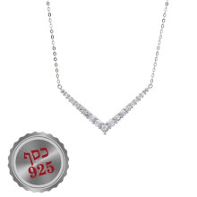  שרשרת עם תליון V רחב משובץ