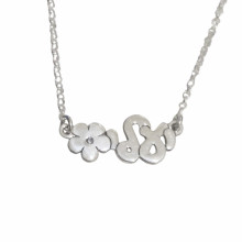 שרשרת שם עם פרח ואבן סברובסקי