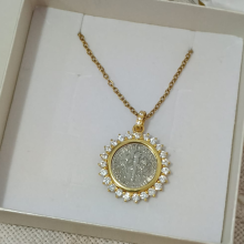 שרשרת ותליון לשיבוץ מטבע  -דגם אבנים נוצצות גדולות