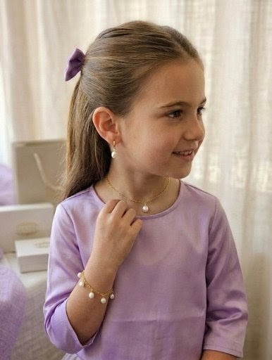 סט שרשרת עגילים וצמיד עם חרוזי פנינים